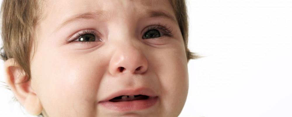 宝宝夜里哭闹怎么了 为什么宝宝夜里会哭闹 宝宝夜里哭的原因有哪些