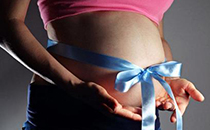 怀孕8周分泌物多正常吗 怀孕8周肚子疼怎么回事