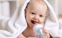 宝宝拉肚子能吃母乳吗 宝宝拉肚子为什么不能吃母乳